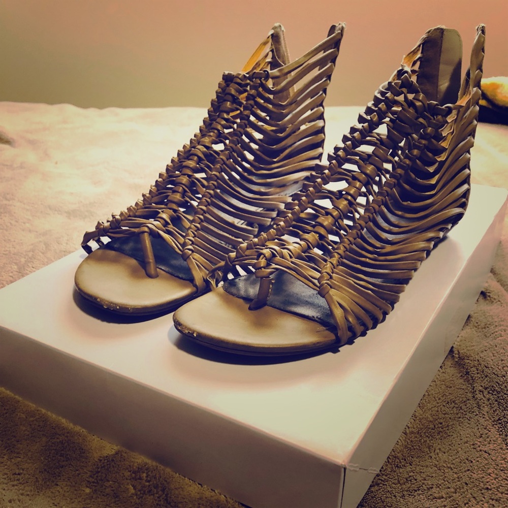 MIA Gladiator sandals size 8 women’s